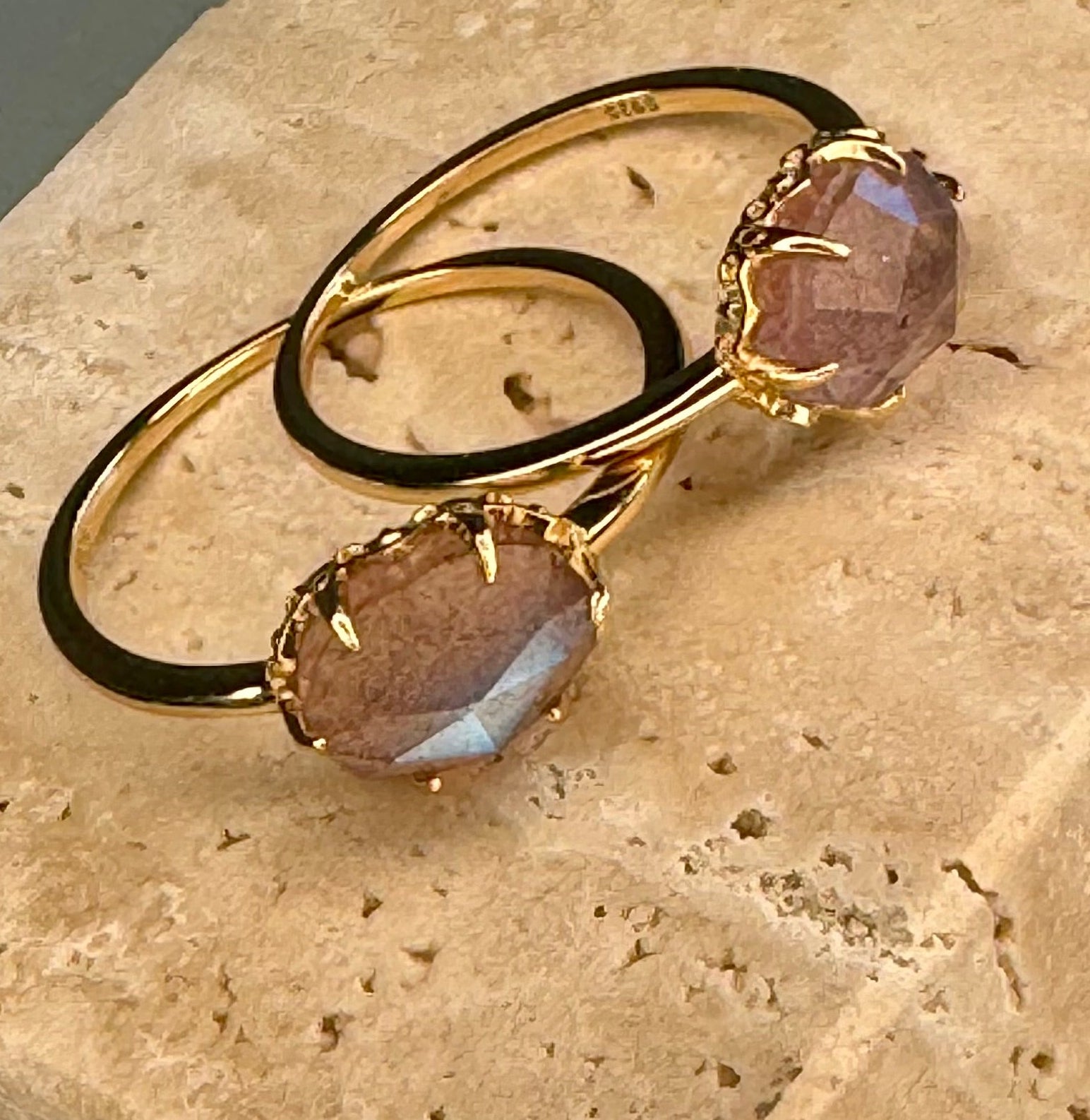 Aardbeienkwarts ring goud – edelsteen ring voor liefde & positiviteit